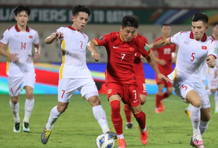 Trung Quốc triệu tập số lượng cầu thủ đông nhất lịch sử để đối đầu ĐT Việt Nam