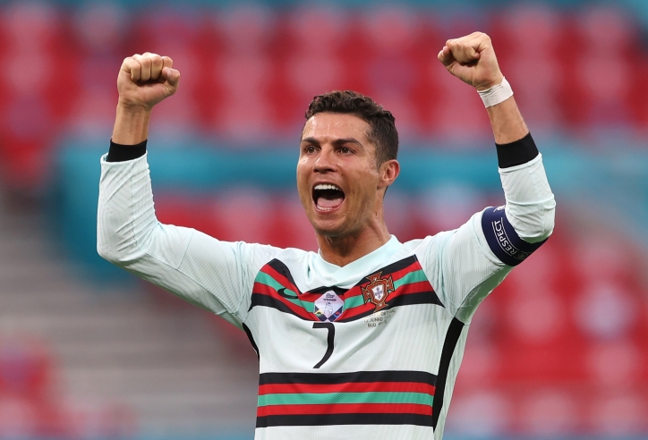 Bước qua thời đỉnh cao, Ronaldo vẫn gánh vác cả Bồ Đào Nha trên lưng