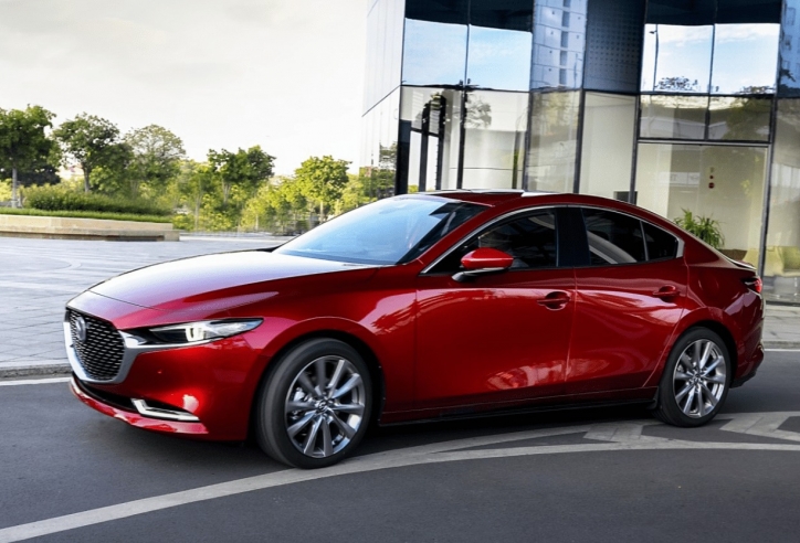 Mazda3 tiếp tục giữ vững ngôi vương, Honda Civic 'chốt sổ'