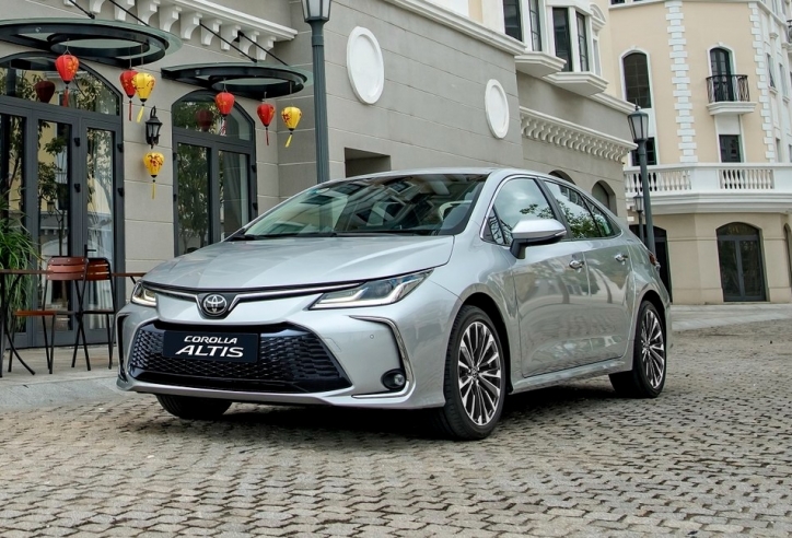 Toyota Corolla Altis 2023 ra mắt: Nâng cấp trang bị, giá bán từ 725 triệu đồng