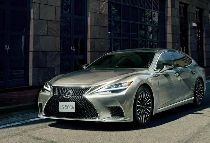 Sedan hạng sang Lexus LS 2024 ra mắt: Nâng cấp trang bị và an toàn, giá quy đổi từ 1,8 tỷ đồng