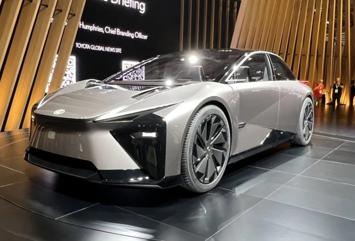 Lexus vén màn mẫu xe điện cạnh tranh BMW i4: Nội thất làm từ tre độc đáo, tầm hoạt động tới 1.000 km