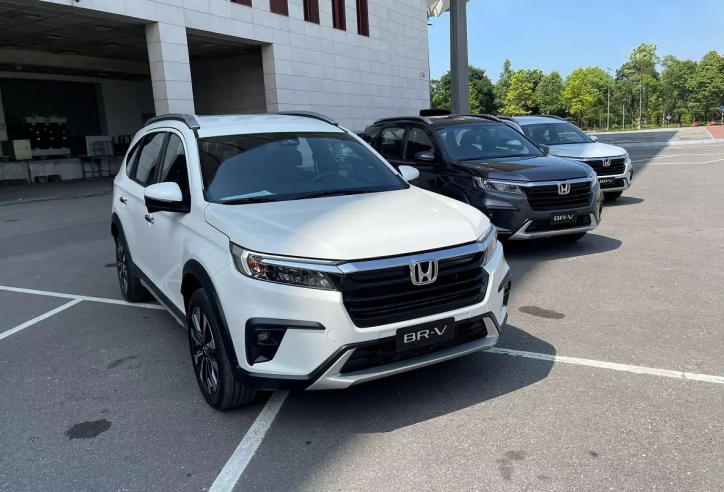 Honda BR-V tiếp tục giảm giá sâu tới gần 70 triệu đồng, quyết so kè Xpander, Veloz