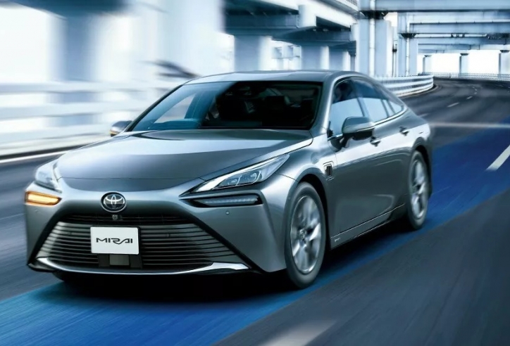 Toyota Mirai 2024 chạy pin nhiên liệu hydro được nâng cấp nội thất và bổ sung công nghệ mới