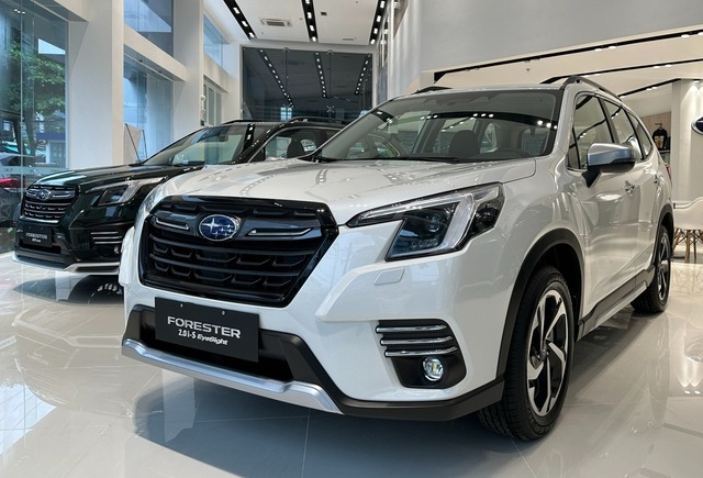 Subaru Forester bản 'full' giảm giá sâu kỷ lục đến 270 triệu đồng