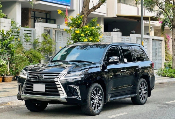 Sau 4 năm lăn bánh, Lexus LX 570 cũ chấp nhận bán 'lỗ' tới hơn 3 tỷ đồng