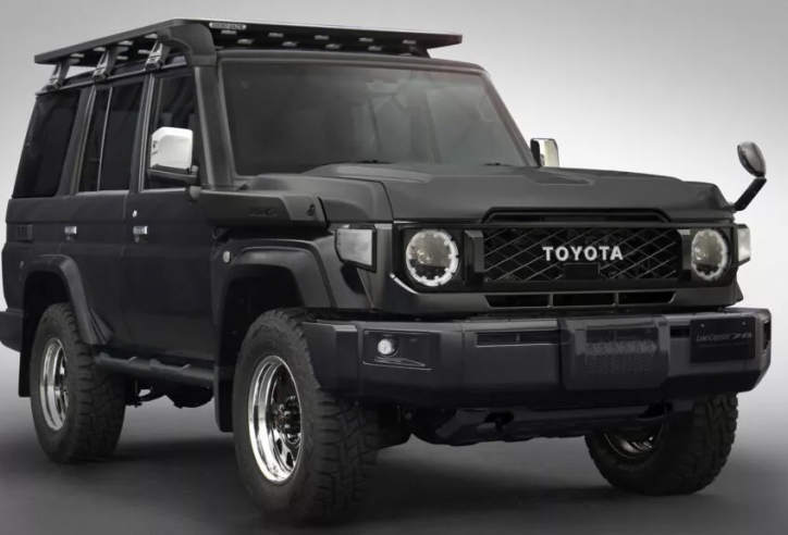 Toyota sắp trình làng Land Cruiser 70 2024 bản màu đen mờ 'độc nhất vô nhị'