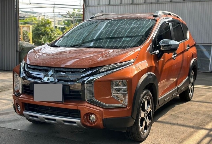 Ngỡ ngàng giá chào bán của Mitsubishi Xpander Cross 'lướt' mới lăn bánh 10.000 km