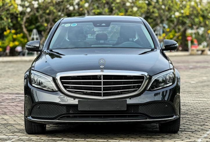 Ngỡ ngàng giá chào bán của Mercedes-Benz C 200 Exclusive 'lướt' sau 3 năm lăn bánh