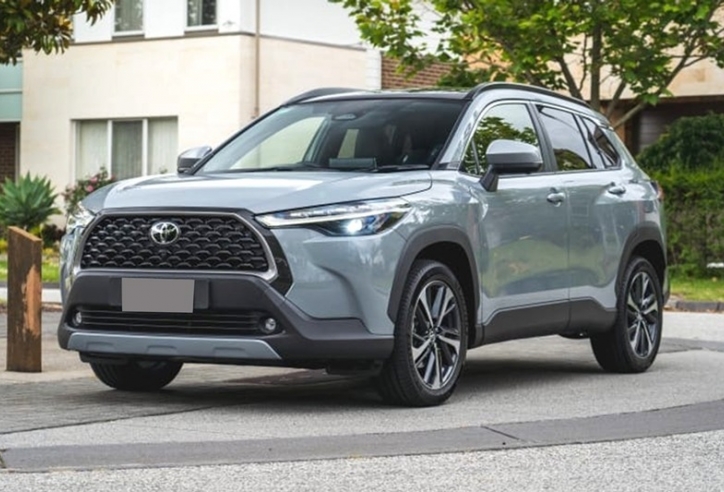 Toyota Corolla Cross 2024 sắp bán tại Việt Nam sẽ không còn bản G, bổ sung phanh tay điện tử và cửa sổ trời?