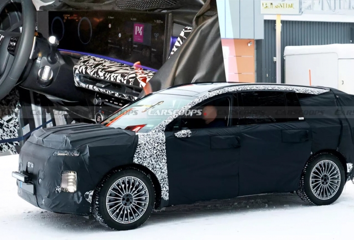 SUV điện Hyundai Ioniq 7 2025 lộ thiết kế nội thất với màn hình 'khủng'