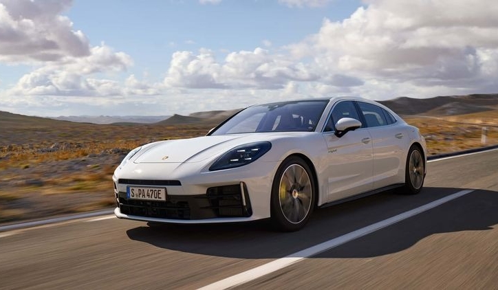 Porsche Panamera 2024 có thêm 2 phiên bản mới: Sử dụng động cơ hybrid, giá quy đổi từ 2,8 tỷ đồng