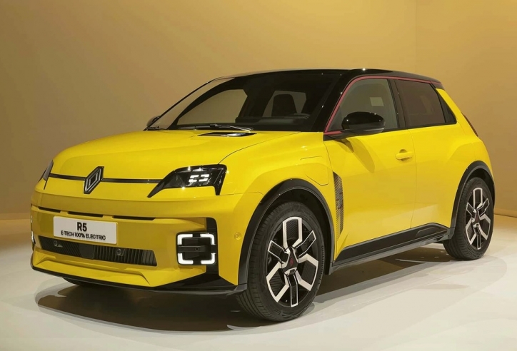 Renault 5 E-Tech 2024 trình làng: Mẫu ô tô điện rẻ hơn cả xe Trung Quốc