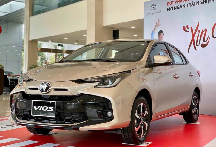 Toyota Việt Nam bất ngờ giảm giá niêm yết cho Vios và Veloz Cross