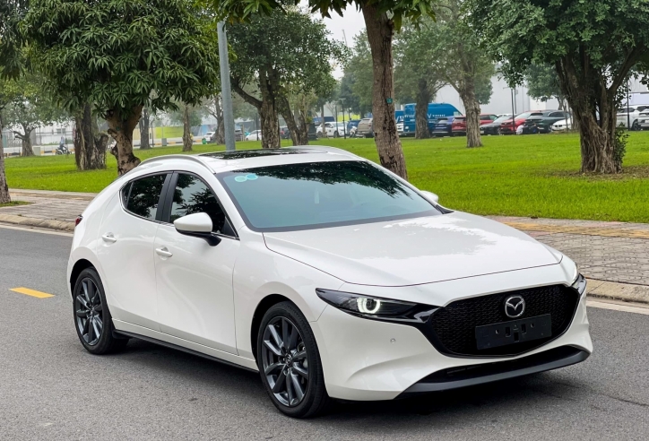 Mới chạy 3.000 km, Mazda3 'lướt' rớt giá khó tin trên sàn xe cũ