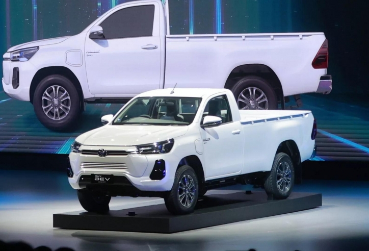 Bán tải Toyota Hilux sẽ có phiên bản thuần điện vào năm 2025