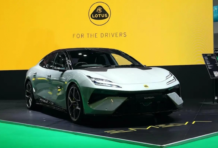 Sedan điện Lotus Emeya cập bến Đông Nam Á: Mạnh hơn 900 mã lực, tăng tốc 0-100 km/h chỉ trong 2,78 giây