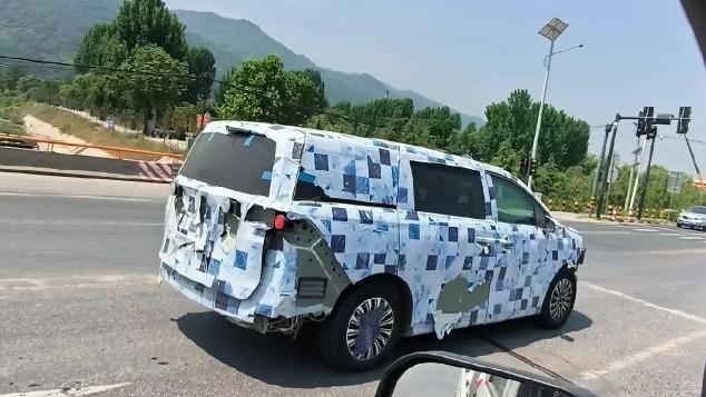 'Trùm' xe điện Trung Quốc BYD sắp ra mắt MPV mới, cạnh tranh Kia Carnival nếu về Việt Nam