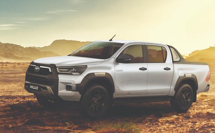 Toyota Hilux vươn lên mạnh mẽ, Ford Ranger vẫn là 'ông hoàng bán tải'