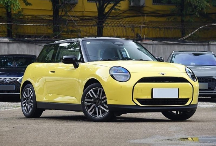 Mini Cooper điện ra mắt thị trường 'hàng xóm', giá quy đổi từ hơn 660 triệu đồng