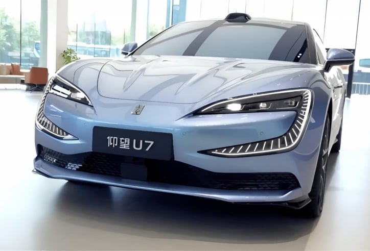 Chiêm ngưỡng Yangwang U7 - 'siêu sedan' sắp ra mắt của BYD: Mạnh hơn 1.300 mã lực, chạy được 800 km/sạc