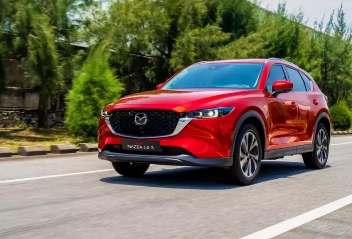 Mazda CX-5 tăng trưởng mạnh mẽ, tiếp tục là 'ông hoàng' phân khúc SUV cỡ C