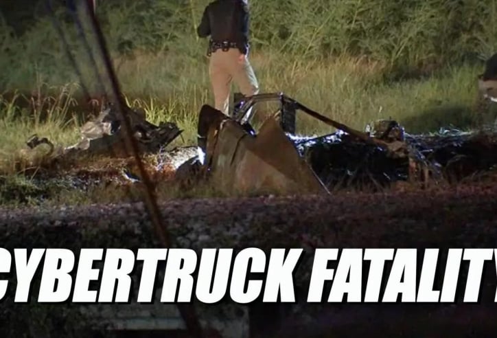 Bán tải điện Tesla Cybertruck cháy rụi sau khi gặp tai nạn, tài xế tử vong tại chỗ