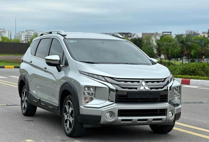 Ngỡ ngàng giá chào bán của MPV 7 chỗ Mitsubishi Xpander Cross 2020 sau 4 năm sử dụng