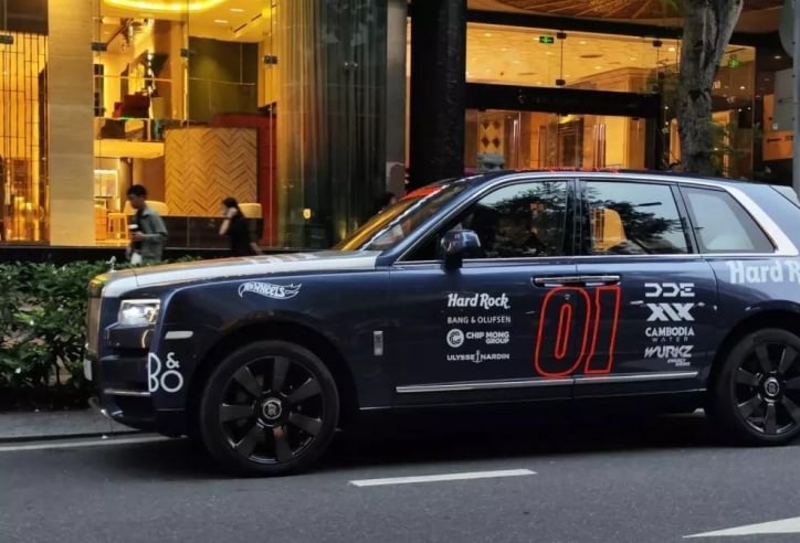 Gumball 3000: SUV siêu sang Rolls-Royce Cullinan mang biển số UAE lộ diện tại TP.HCM