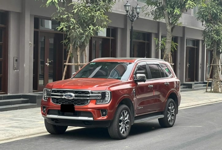 Ford Everest 2023 mới chạy chưa đầy 10.000 km bán lại với giá bao nhiêu trên sàn xe cũ?