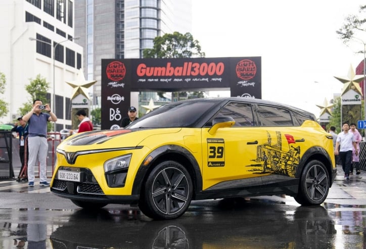 Dàn xe điện VinFast VF 7 và VF 9 đồng hành cùng các KOL hàng đầu thế giới tại Gumball 3000