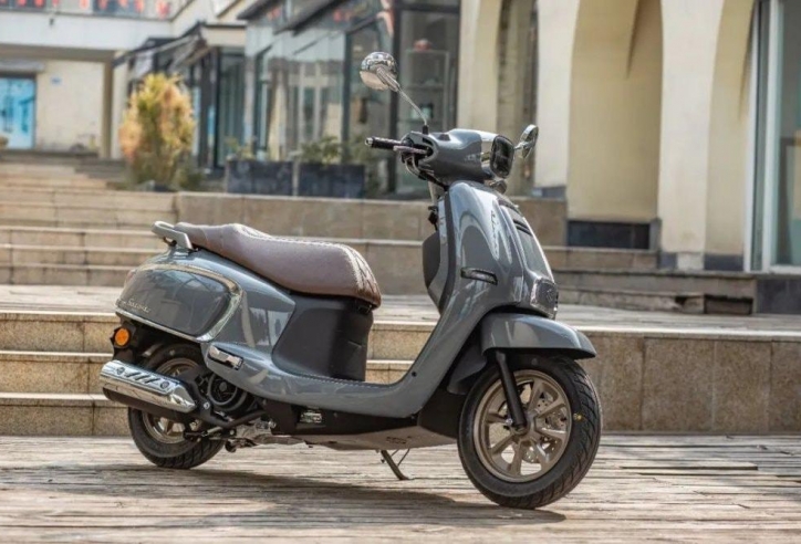 Suzuki US125 - Xe tay ga mang đậm phong cách retro, 'ăn xăng' chỉ 1,6 lít/100 km