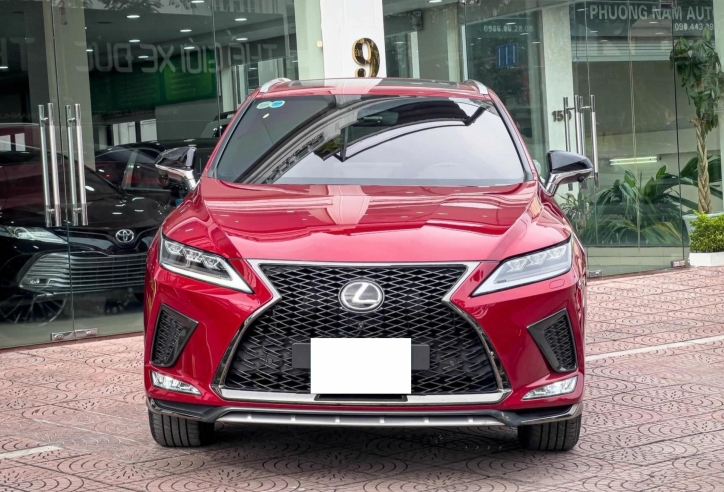 Sử dụng 2 năm, Lexus RX 300 F Sport 2022 giữ giá không ngờ trên sàn xe cũ