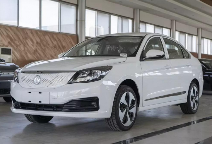 Chiêm ngưỡng xe điện giá rẻ Dongfeng E70 sắp về Việt Nam, cùng phân khúc với Mazda3