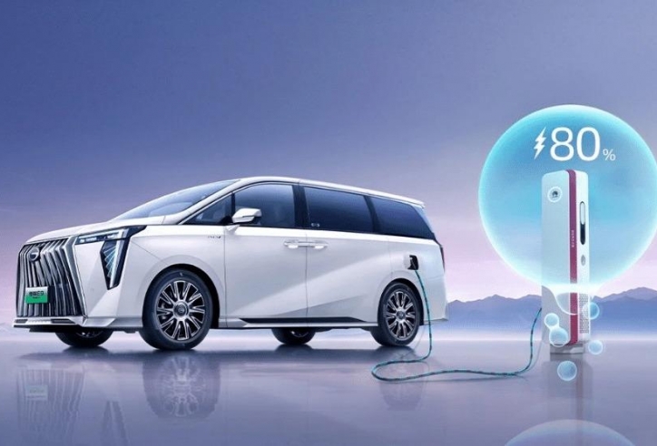 GAC Trumpchi E9 - MPV ngang cỡ Toyota Alphard ra mắt phiên bản sạc siêu nhanh