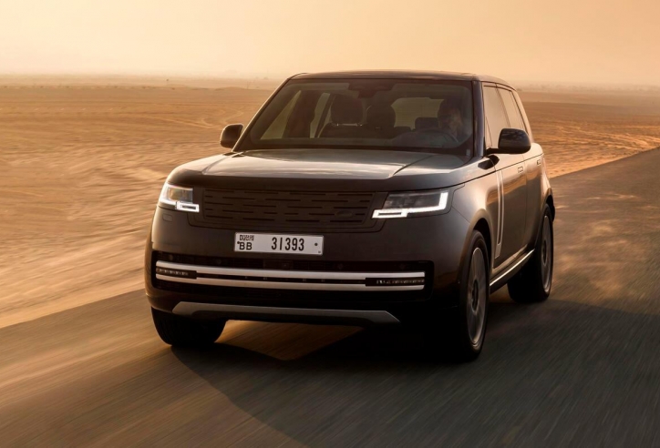 Xe sang thuần điện Range Rover Electric đang được thử nghiệm tại sa mạc ở Dubai