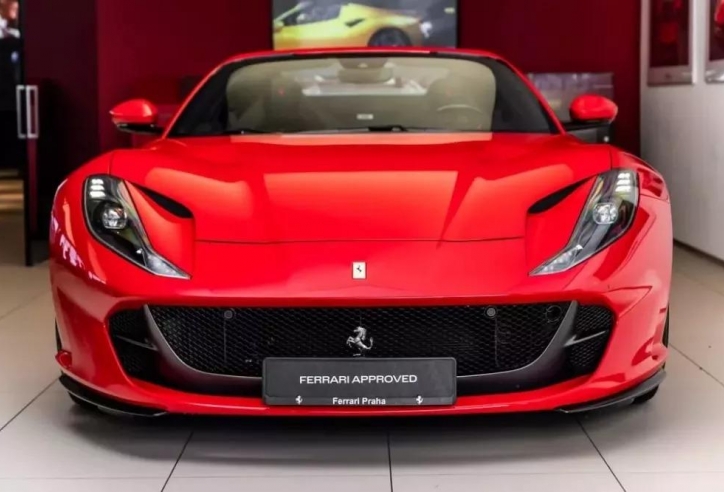 Chiêm ngưỡng Ferrari 812 GTS thứ ba sẽ sớm về Việt Nam, giá quy đổi lên tới gần 12 tỷ đồng