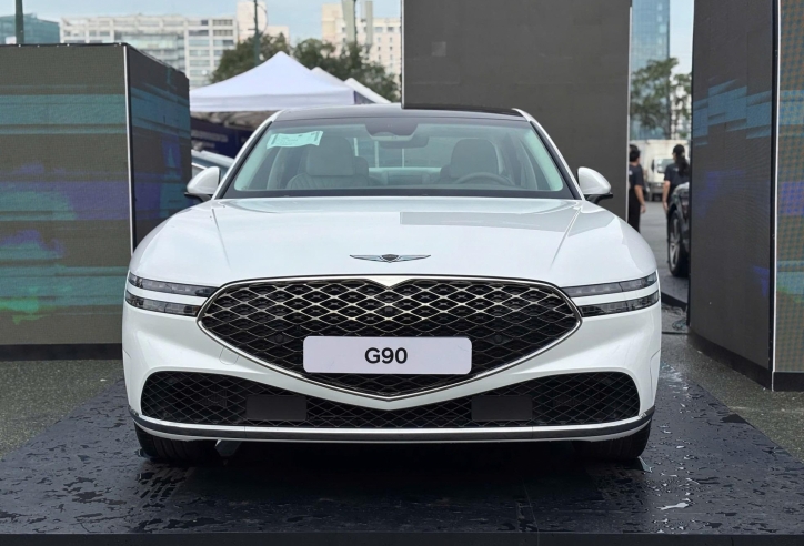 Cận cảnh xe sang Genesis G90 thế hệ mới vừa xuất hiện tại Việt Nam