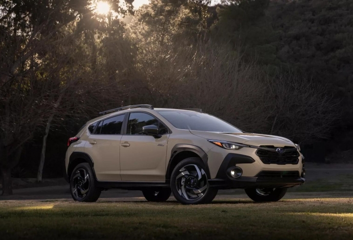 Vén màn Subaru Crosstrek Hybrid 2026 với động cơ mạnh 194 mã lực