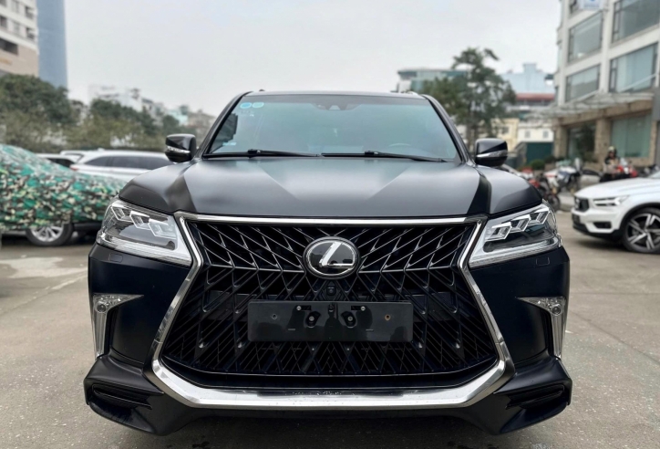 Lăn bánh hơn 5 năm, Lexus LX 570 MBS 2019 lên sàn xe cũ với giá thế nào?