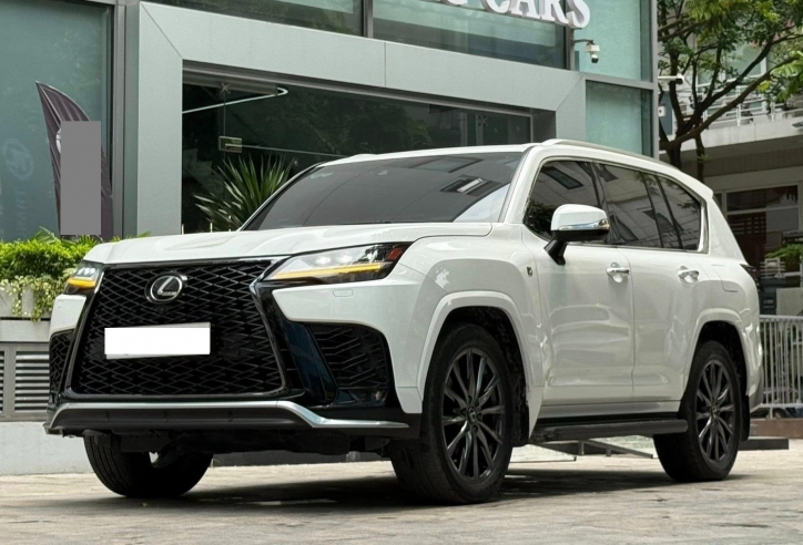 Lăn bánh 1 năm, SUV hạng sang Lexus LX 600 F Sport 2023 bán lại với giá thế nào?