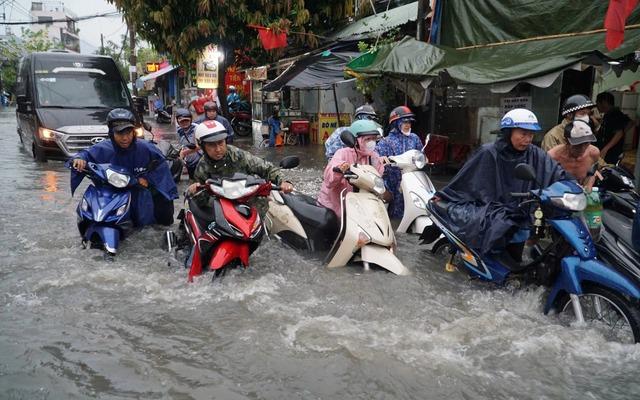 4 bộ phận trên xe máy cần kiểm tra kỹ sau khi chạy qua vùng ngập nước
