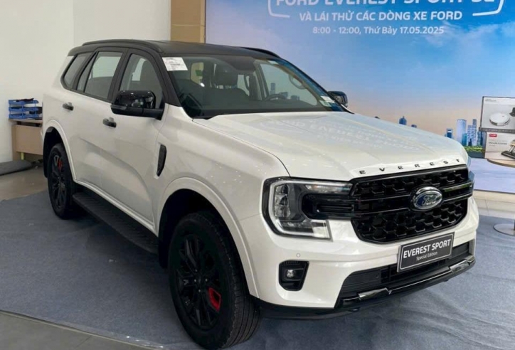 Cận cảnh Ford Everest Sport Special Edition tại đại lý, giá gần 1,2 tỷ đồng
