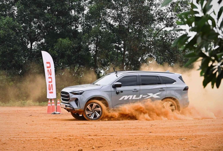 Bổ sung trang bị, tăng giá bán: Isuzu mu-X 2025 liệu có quá tự tin?