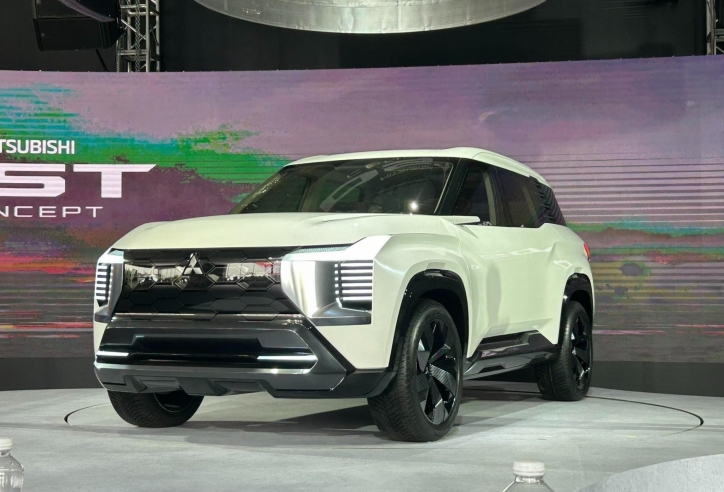 Cận cảnh Mitsubishi DST Concept - SUV 7 chỗ hứa hẹn 'gây bão' cuối năm 2025