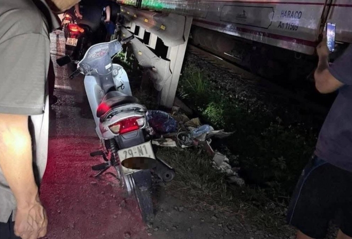 Băng qua đường ray, người đàn ông bị tàu hỏa tông tử vong: Cái giá cho sự chủ quan