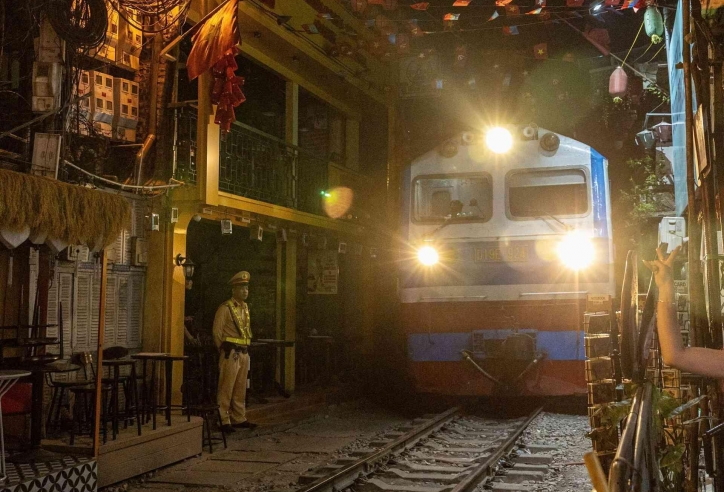 Hà Nội tăng cường xử lý 'cà phê đường tàu': Không thỏa hiệp với nguy cơ mất an toàn