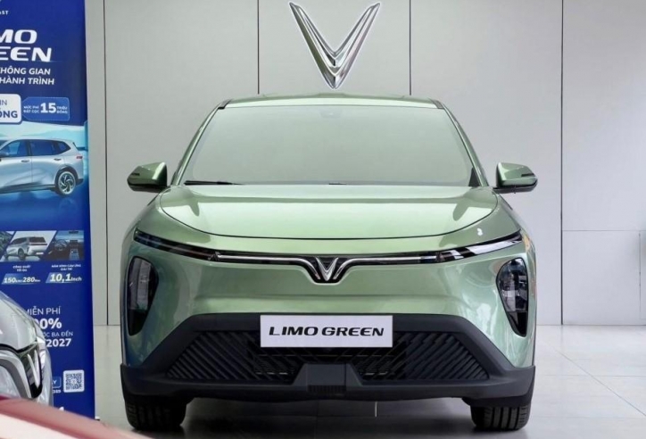 Mua VinFast Limo Green về chạy dịch vụ, trang bị thêm gì cho xe để tăng hiệu quả khi phục vụ khách?