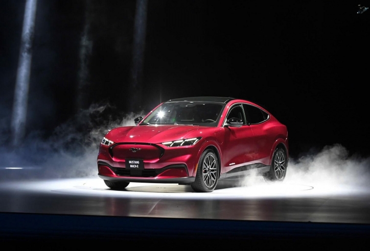Ford Việt Nam tung loạt ưu đãi trong tháng 9: Mustang Mach-E giảm giá 'khủng', Ranger được hỗ trợ 100% phí trước bạ