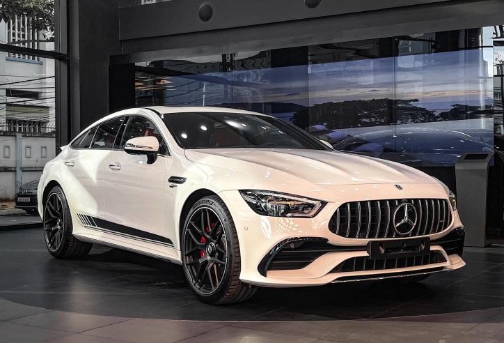 Xe sang đua giảm giá hàng trăm triệu đồng nhằm kích cầu tiêu dùng trong tháng Ngâu